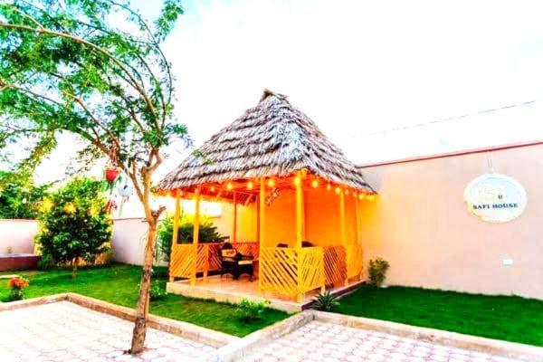 Bed and Breakfast Safi House Boma la Ngombe Exterior foto